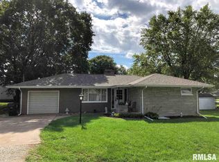 24 E Beech St, Canton, IL 61520