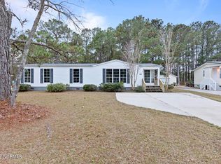 140 Champion Dr, Hampstead, NC 28443