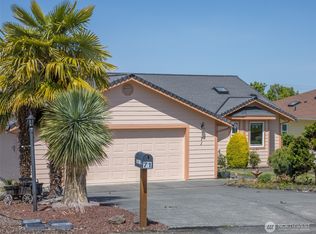 71 Onyx Ln, Sequim, WA