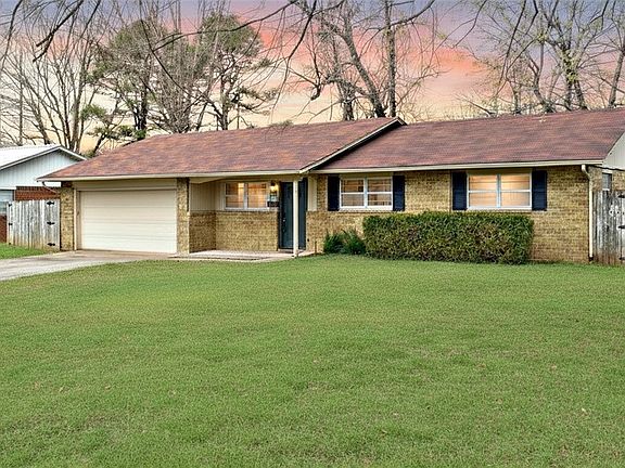 3rd image of 2106 Ina Ave