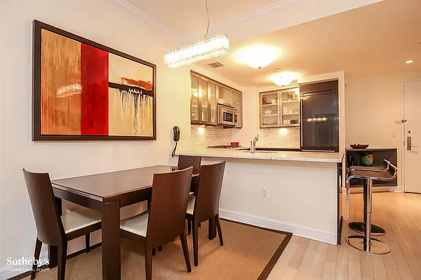 Sold by Sotheby's International Realty | media 6