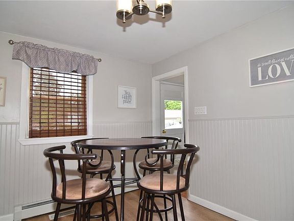 5th image of 24 Brookside Ave