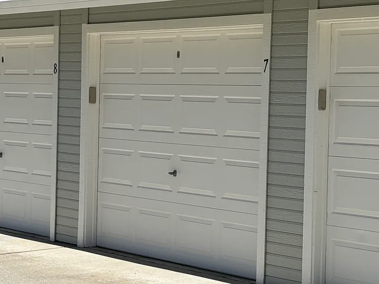 2400 Eilers Ln #1206 — Photo 4