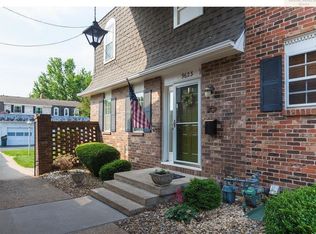 9623 Perry Ln, Overland Park, KS 66212