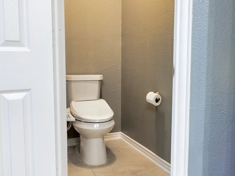 9805 Cliffside Dr — Photo 45