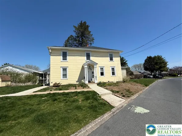 1333 Overlook Rd #1, Whitehall, PA 18052