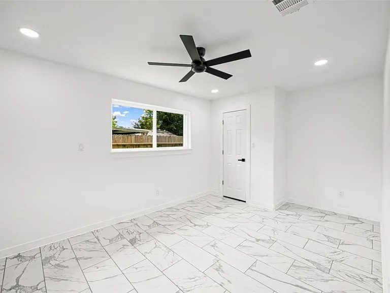 12831 Nyack Dr — Photo 21
