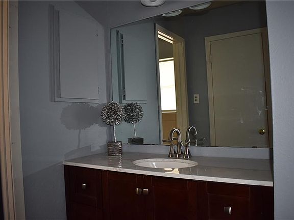 3rd image of 6401 Scotsdale Dr