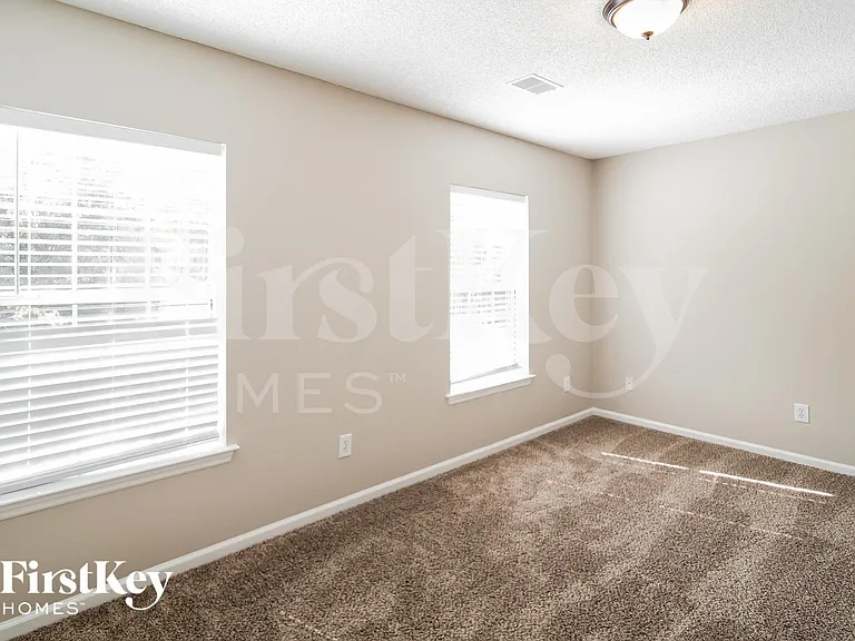 102 Kilpatrick Ct — Photo 12