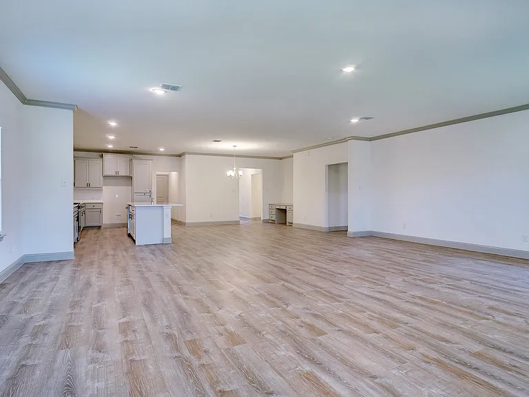 219 Community Dr — Photo 14