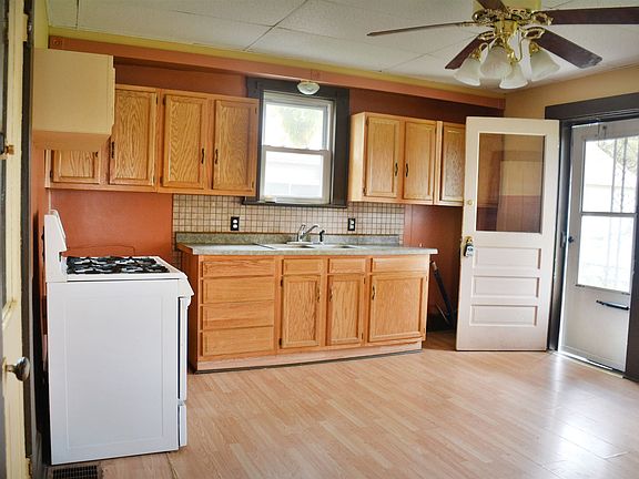 4th image of 1020 W South St