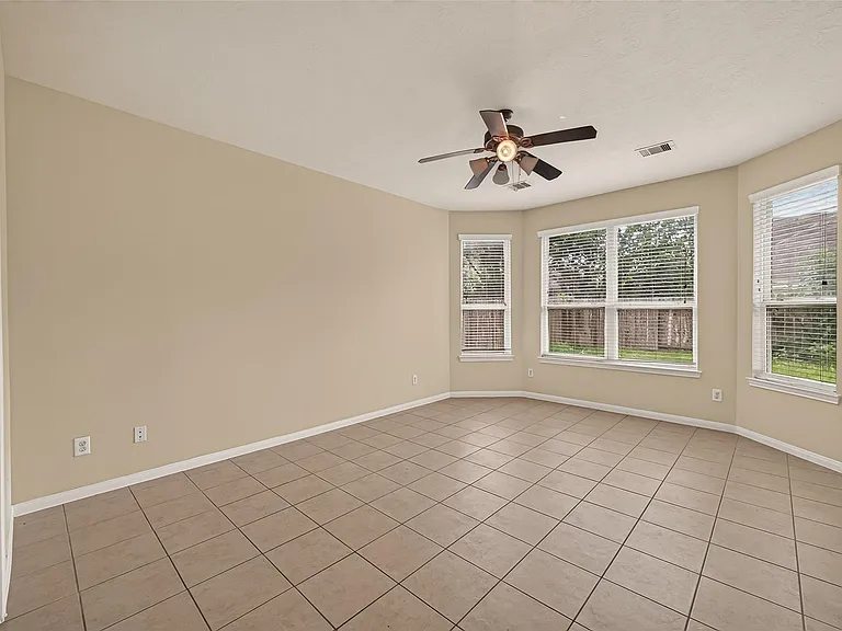 3519 Lilac Ranch Dr — Photo 38