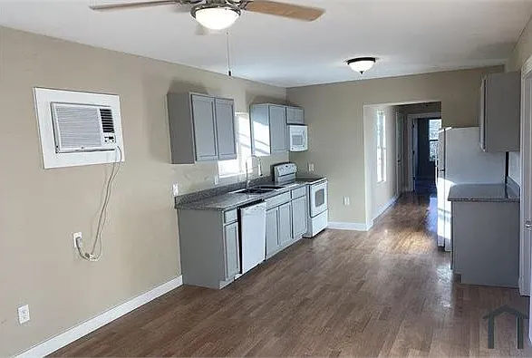 1831 E Drexel Ave — Photo 2