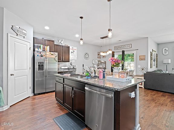 3rd image of 4917 Breeze Way