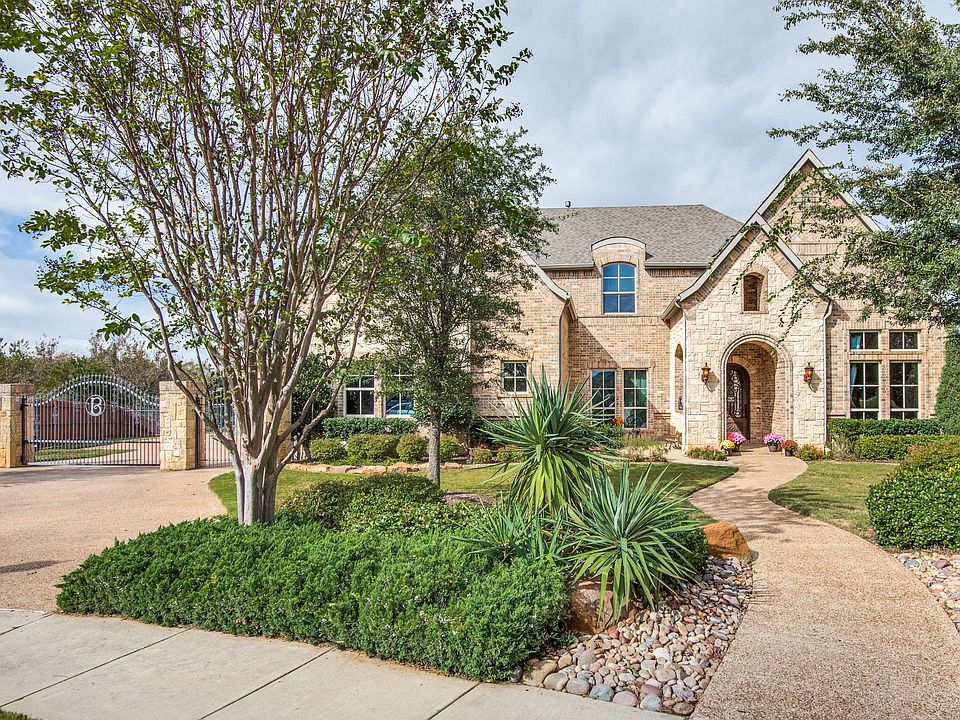 2405-spruce-ct-keller-tx-High-Res-1.jpg