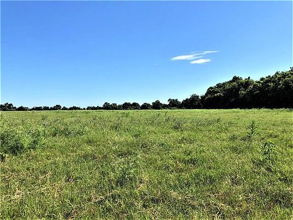 2nd image of 427 County Road 228