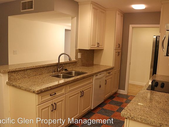 4th image of 10240 Camarillo St APT 202
