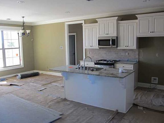 4th image of 610 Birchview Dr