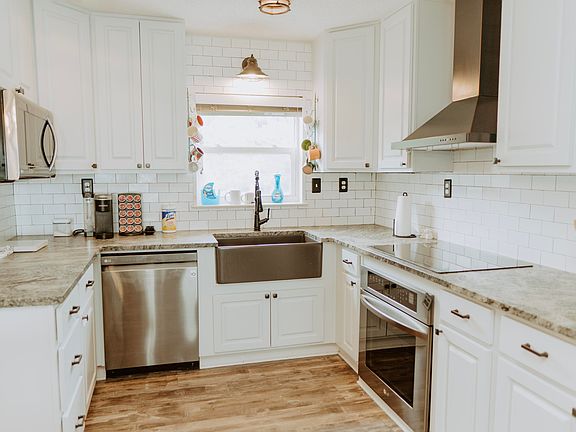 2nd image of 3614 Ebb Tide Ln