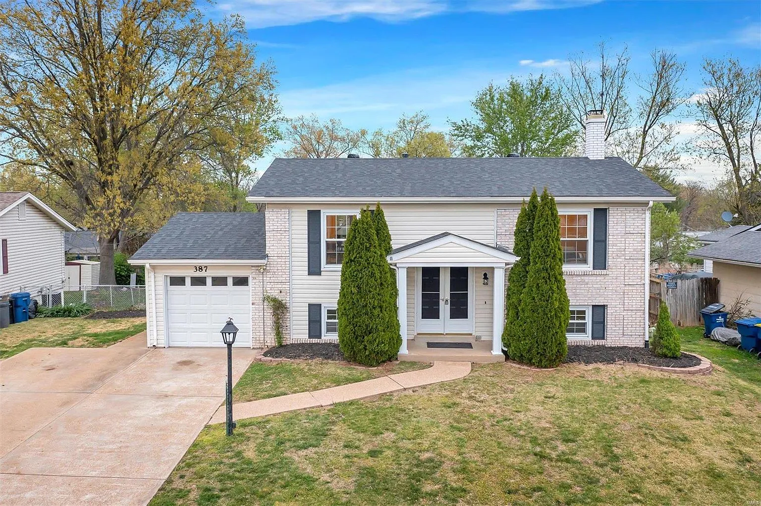 387 Sorrento Dr photo 1