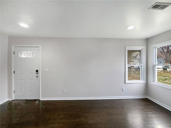 3rd image of 1223 S 38th St
