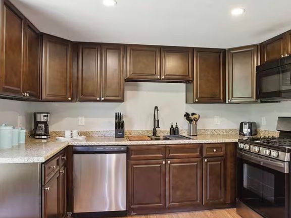 2nd image of 2503 Twin Oaks Ln #A