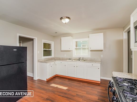 4th image of 3030 Greenwood Ave