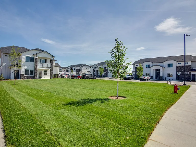 1005 Wilford Ln #201 — Photo 3