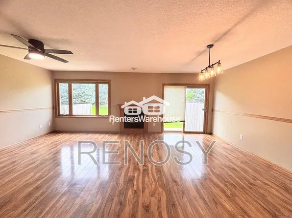 737 Kitterman Cir, Norwalk, IA 50211
