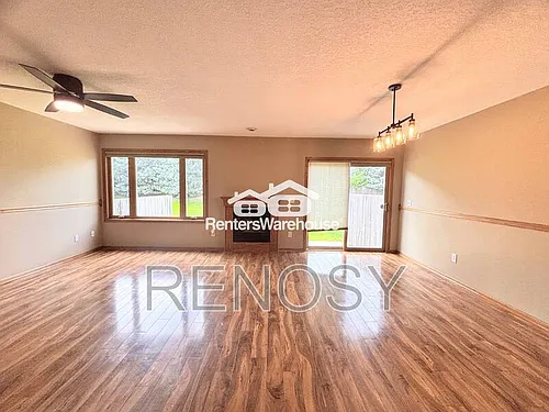 737 Kitterman Cir Photo 1