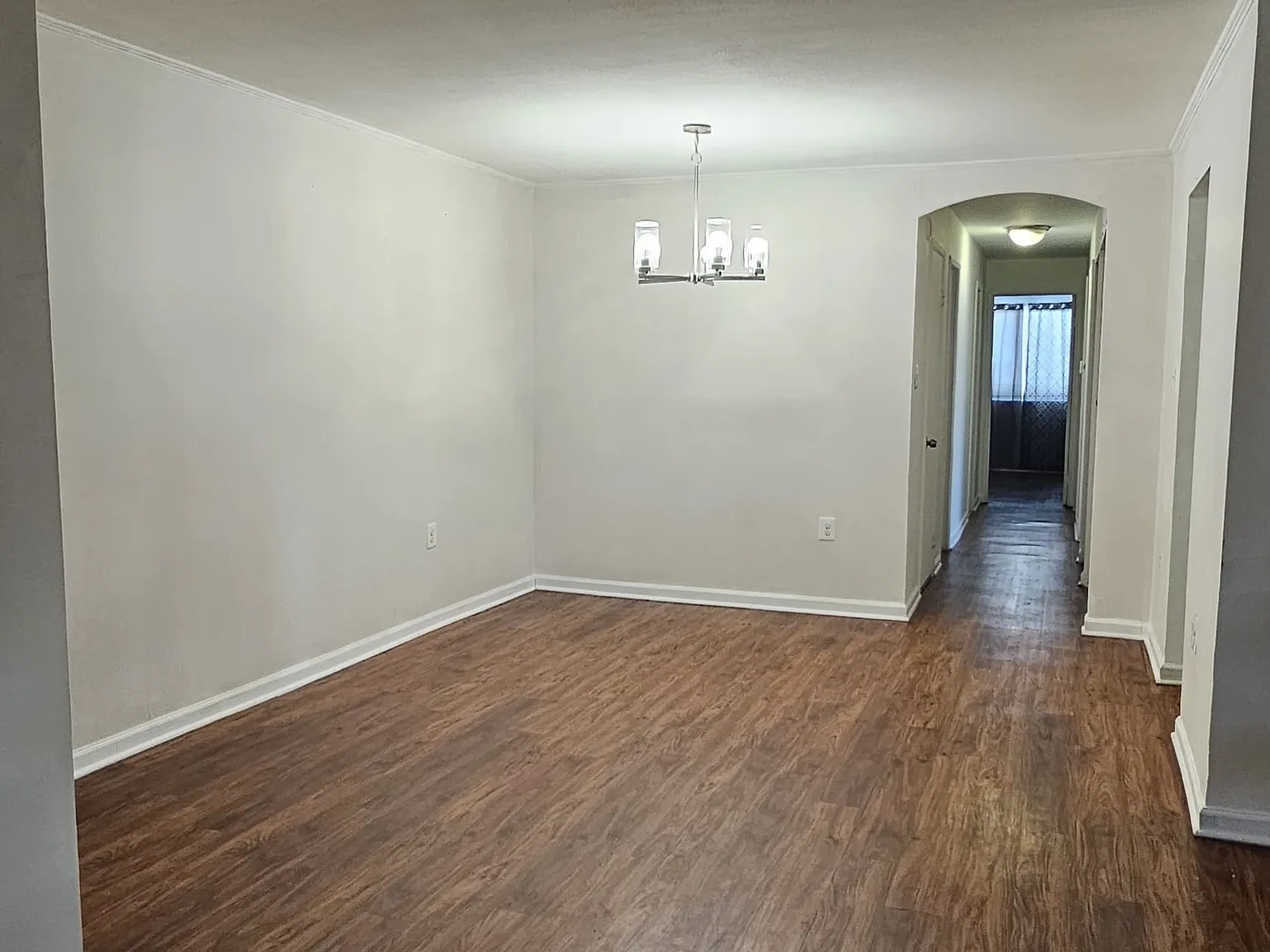 3 bed, 1161 sqft, $2,400 — Photo 3
