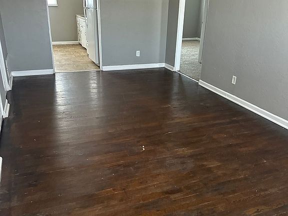 3rd image of 1022 Forest Ct APT 17