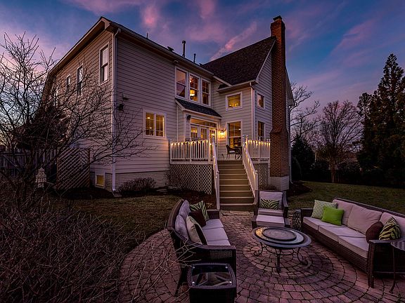 2nd image of 505 Macarthur Ave NE