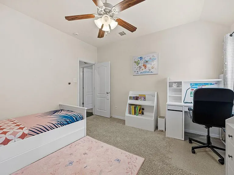 2660 Frances Ln — Photo 18