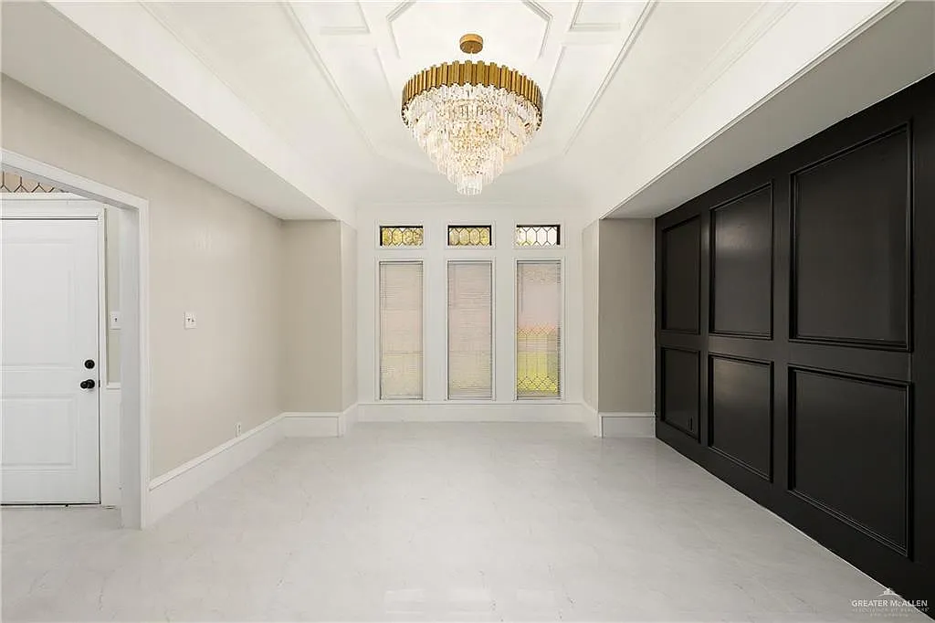 4 bed, 2.0 bath, 2079 sqft, $1,850 — Photo 3