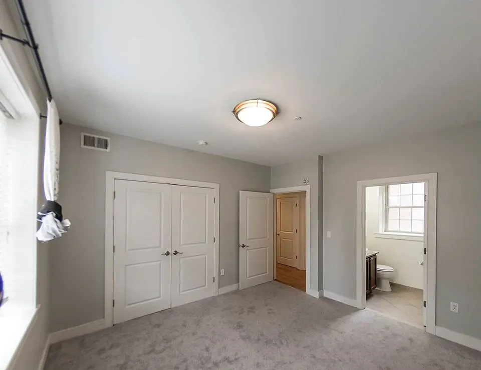 2 bed, 1060 sqft, $1,050 — Photo 4