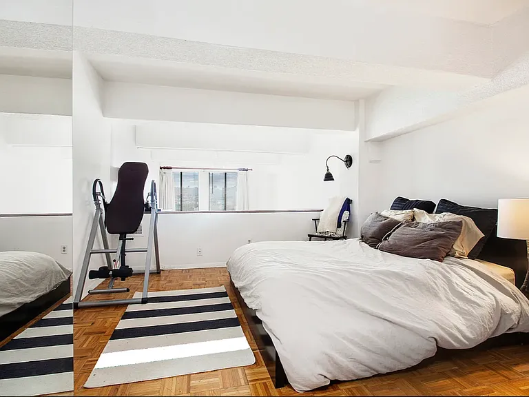 421 Hudson St #508 — Photo 4