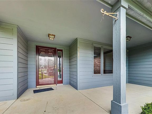 2nd image of 9926 Warren Cir