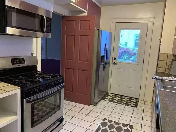 4th image of 160 Whitworth Ave