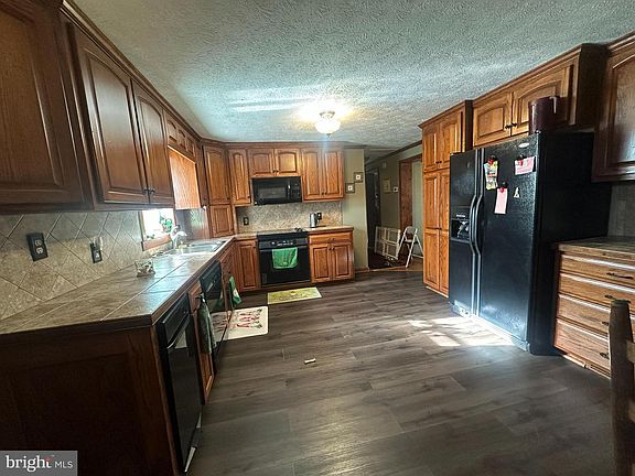 4th image of 16365 Bath Rd