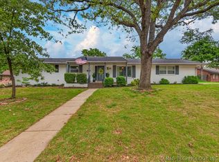 926 Sandstone Dr, Bartlesville, OK 74006