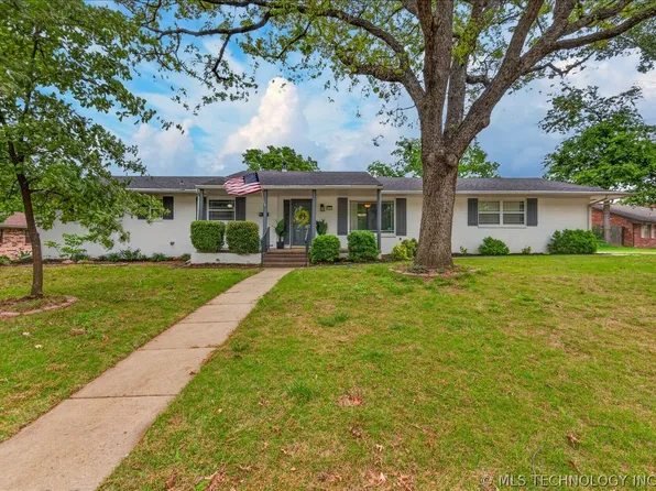 926 Sandstone Dr, Bartlesville, OK 74006