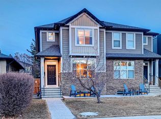 2636 W 31st St SW, Calgary, AB T3E 2N7