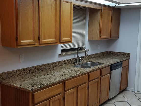 5th image of 26843 Saint Thomas Dr