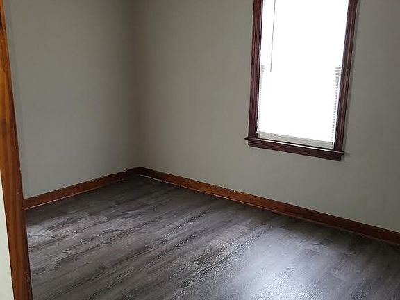 5th image of 3158 N Parkway St