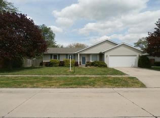 2004 Kenny Ave, Champaign, IL