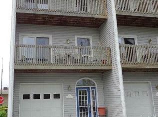 1 River Bluff Dr, Mount Clemens, MI 48043