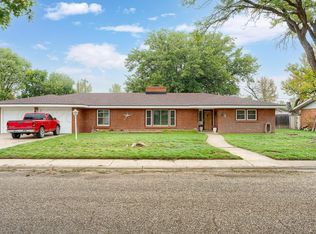 708 W Cleveland St, Dimmitt, TX 79027