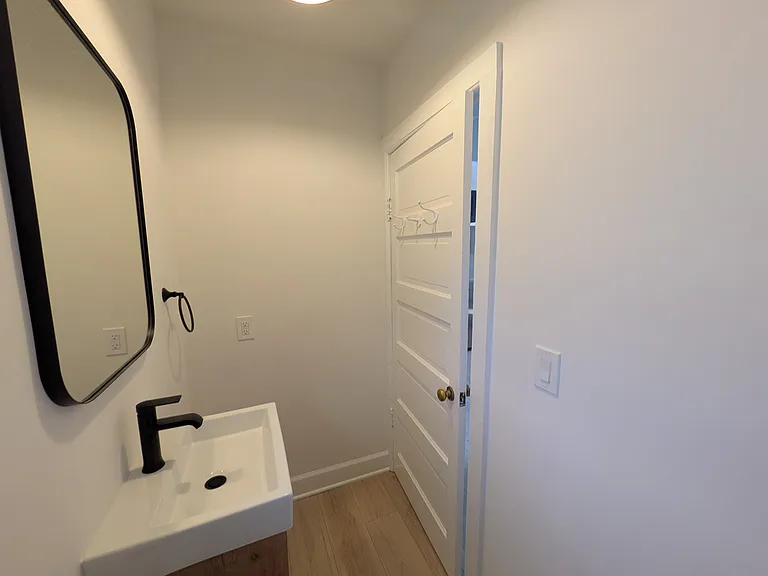 1516 Lee St — Photo 17