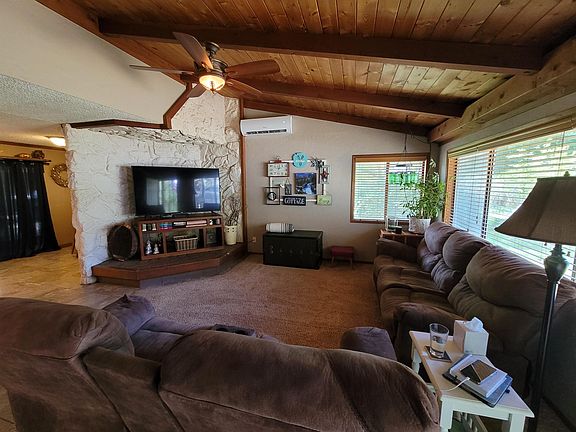 2nd image of 1333 Parkway Dr
